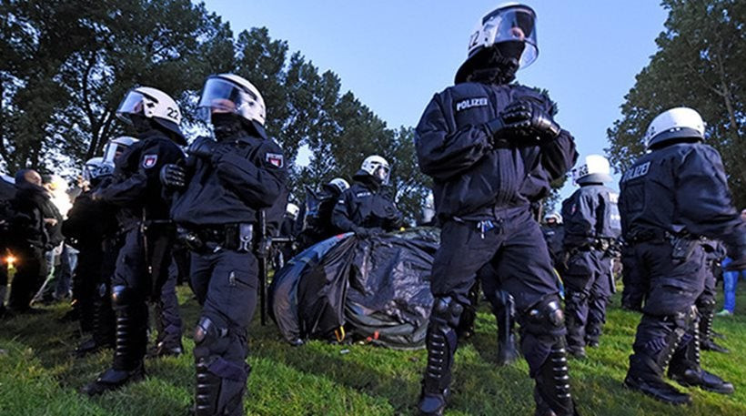 Γερμανία: Σχεδίαζαν «κόλαση» ενόψει της G20 – Ρόπαλα, μολότοφ και ρόπαλα στο Αμβούργο